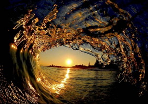 Wave photo by Sean Rawlinson